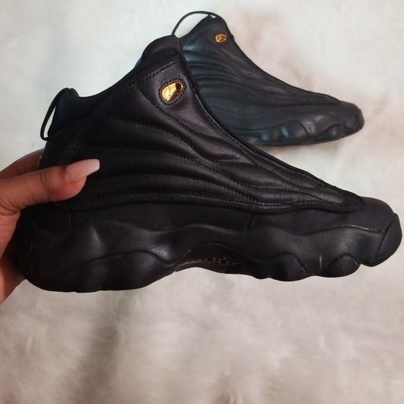 Jordan Shoes - Jordan Pro Strong size 6Y